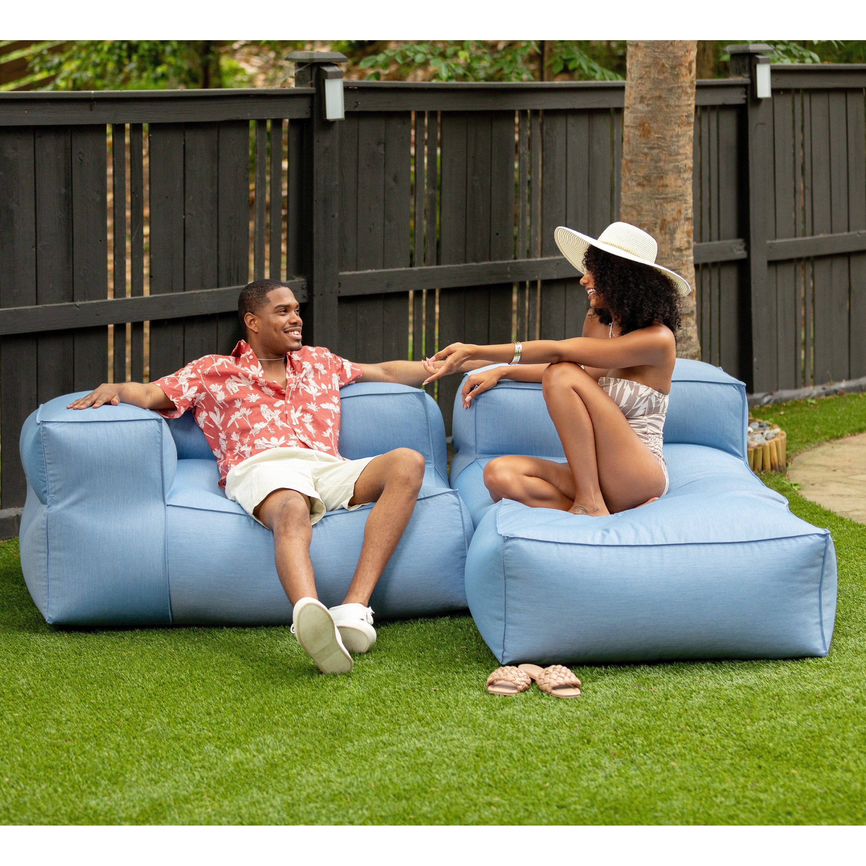 Baya Outdoor Chaise - Luxurious Chaise Sun Lounger for Poolside or Hospitality, Ocean Blue