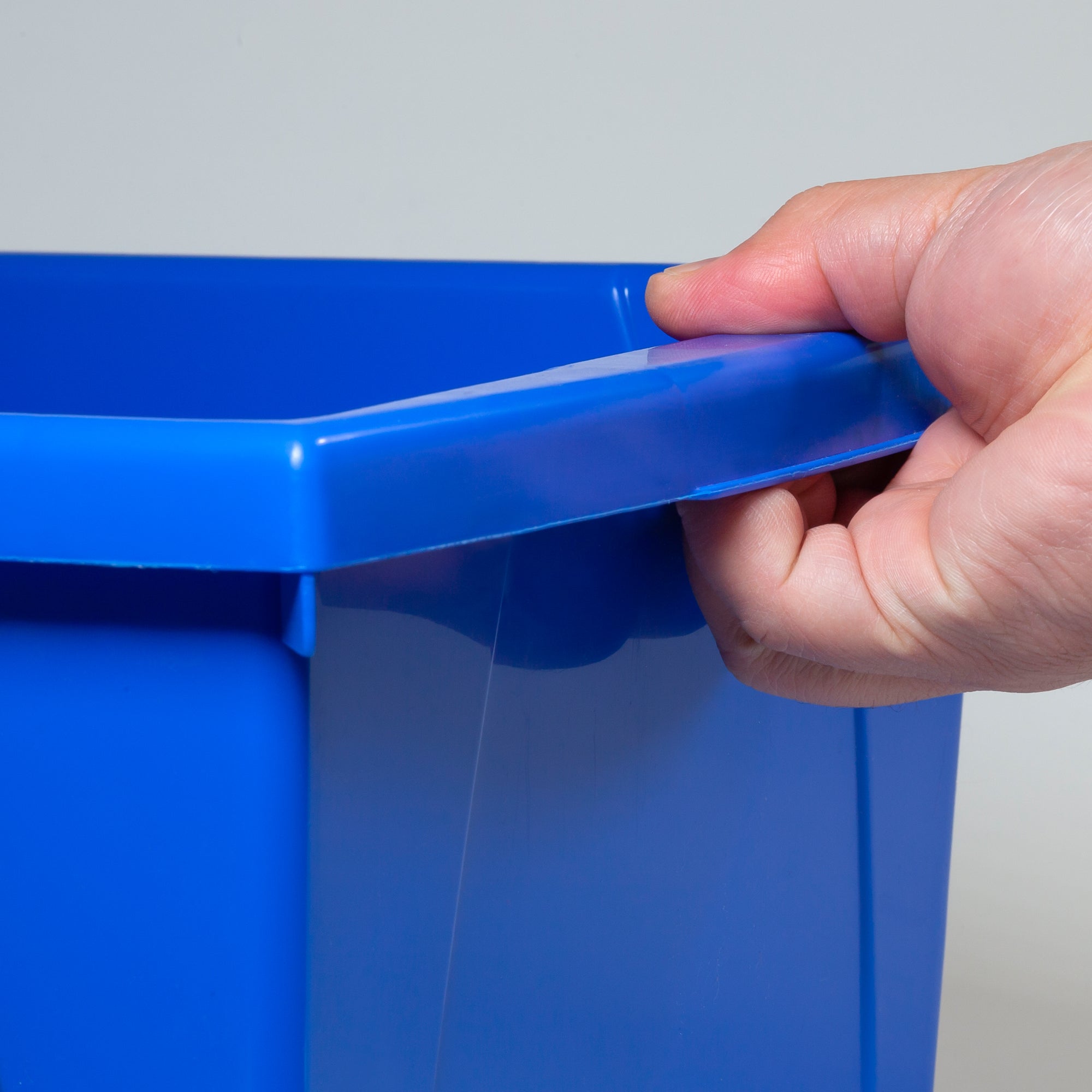 4 Gallon Storage Bin, Blue