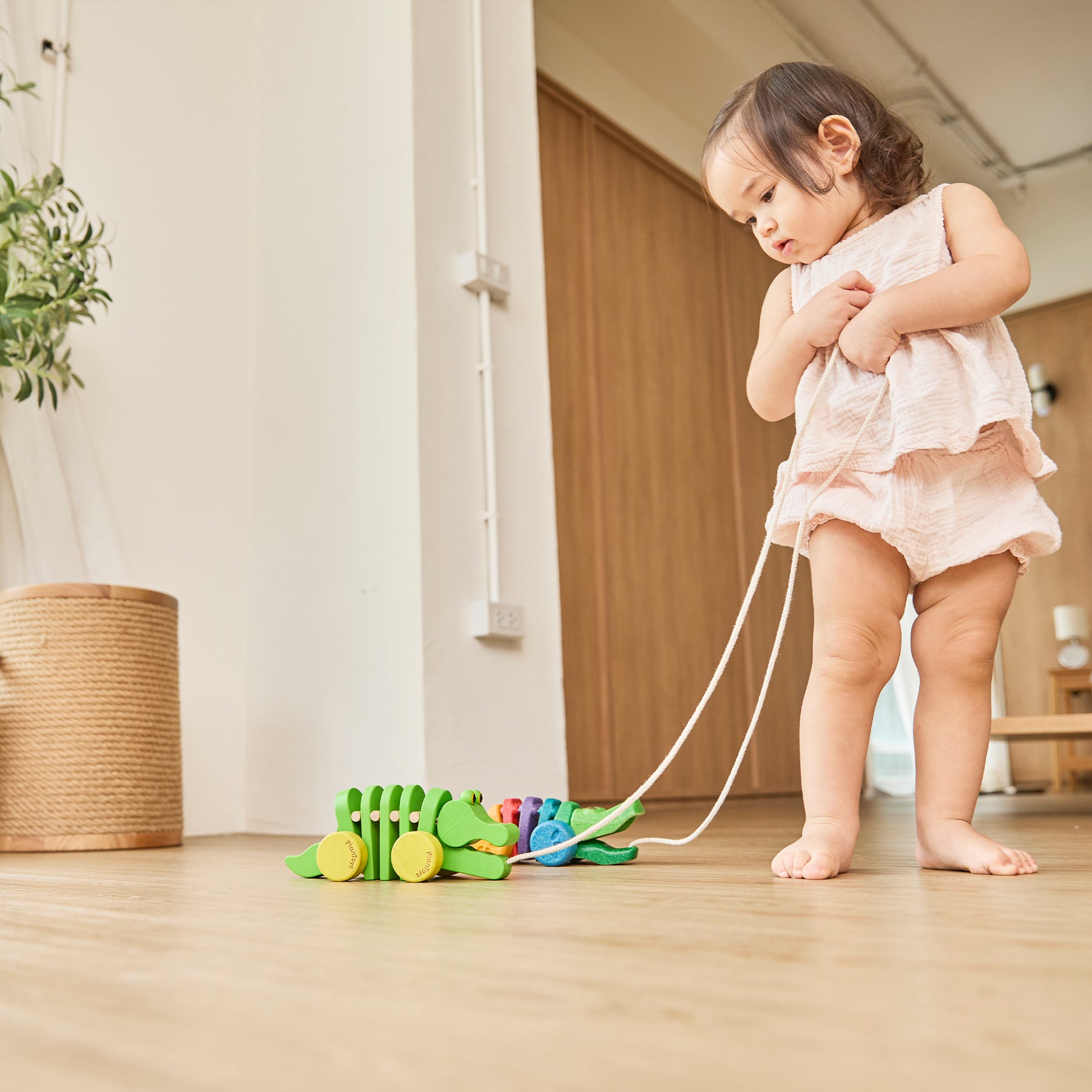 Dancing Alligator Wooden Pull Toy