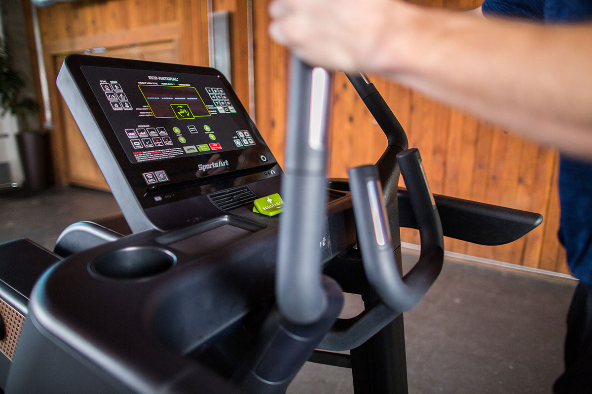 SportsArt V886 Verso Status Eco-Natural Cross Trainer