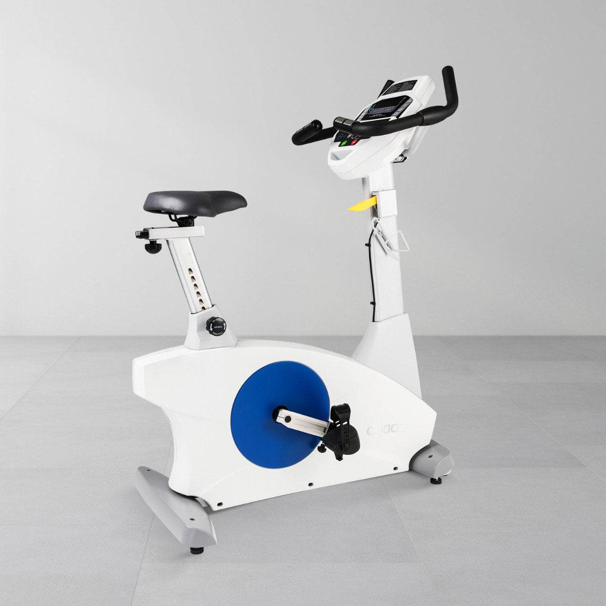 Spirit Rehab, 7.0U Upright Bike, 43" x 23" x 54"