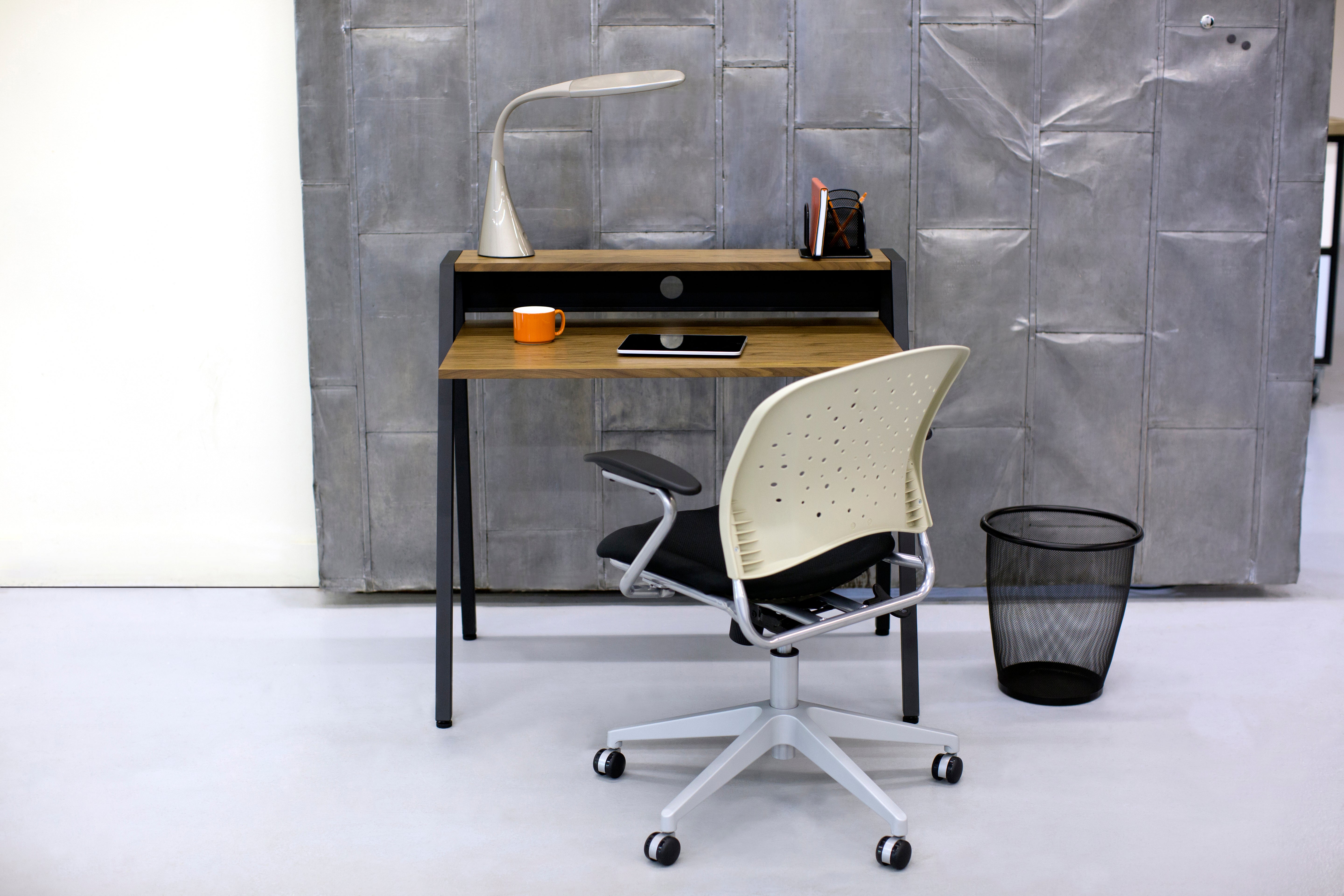 Onyx Receptacle Round Med 3E