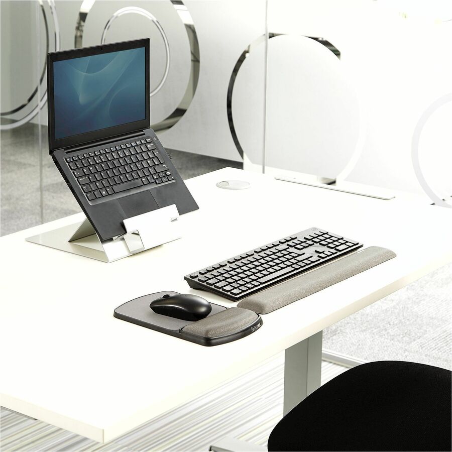 Fellowes Gel Wrist Rest - 0.63" Height x 18.50" Width x 2.75" Depth - Graphite - Gel - Wear Resistant, Tear Resistant, Skid Proof - 1 Each