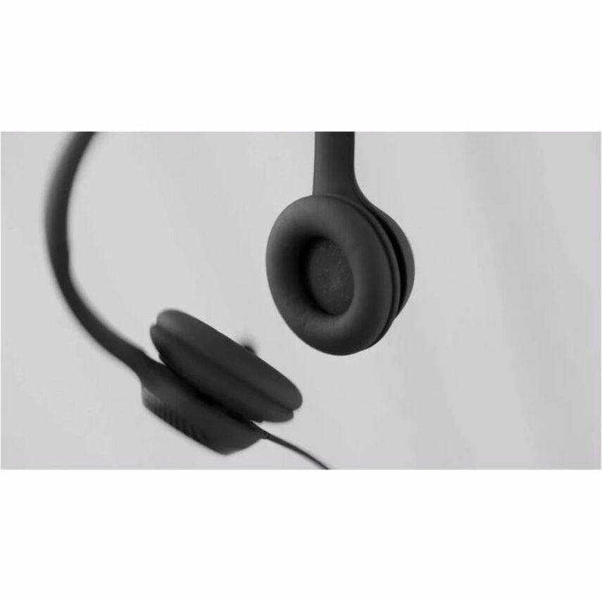 Stereo - USB - Wired - 20 Hz to 20 kHz - Over-the-head - Binaural - Circumaural - 8 ft Cable - Noise Cancelling Microphone - Black, Silver