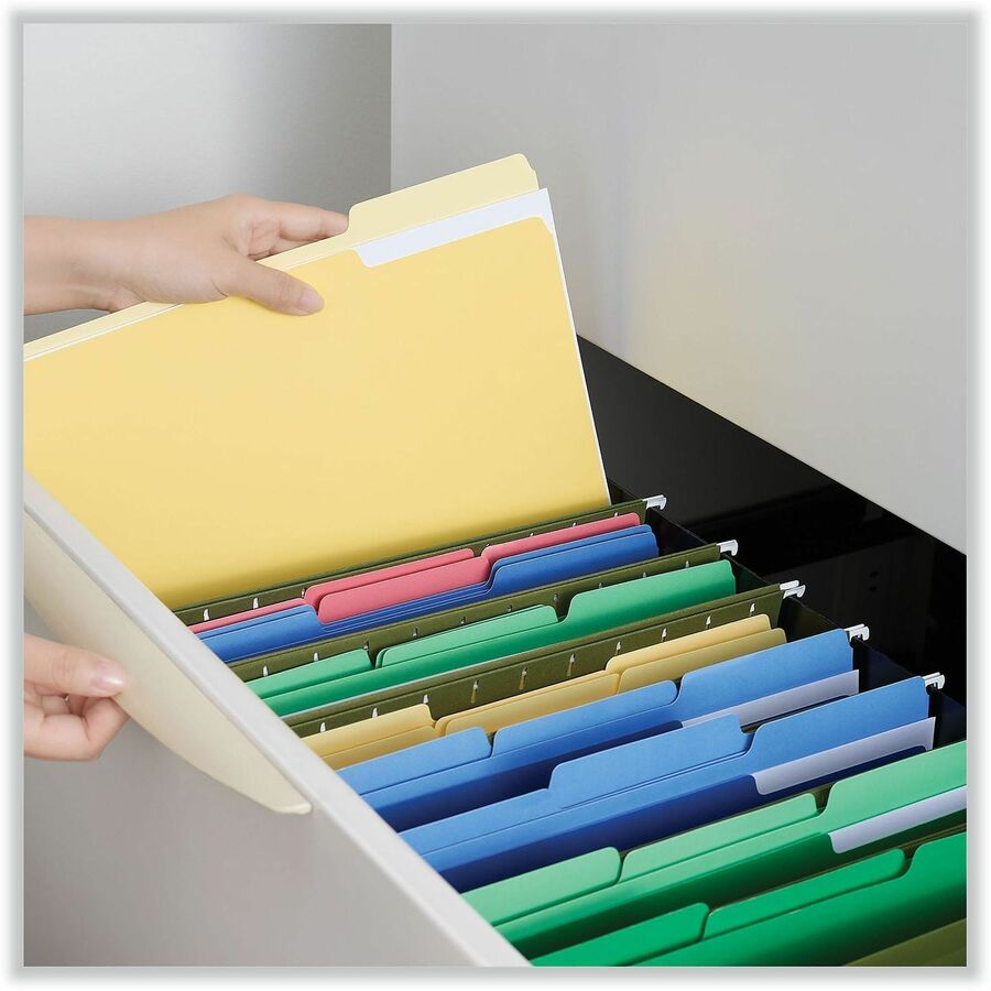 Universal 1/3 Tab Cut Letter Top Tab File Folders, 8.5" x 11", Assorted Tab Positions, 11 pt. Stock, Box of 100