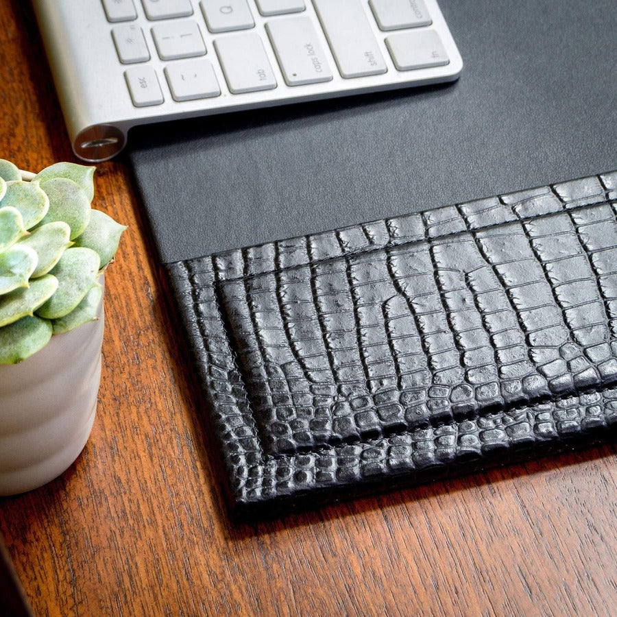 Dacasso Desk Pad - Rectangular - 25.5" Width x 17.25000" Depth - Felt Black Backing - Top Grain Leather - Black