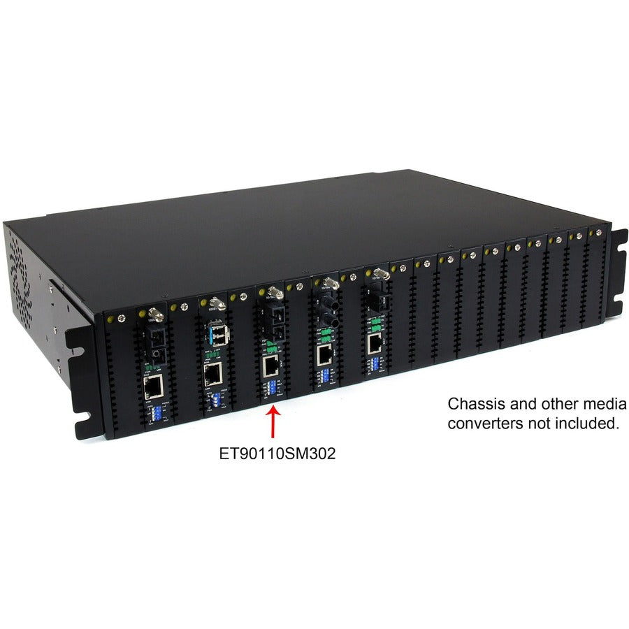 StarTech.com 10/100 Mbps Single Mode Fiber Media Converter SC 30 km