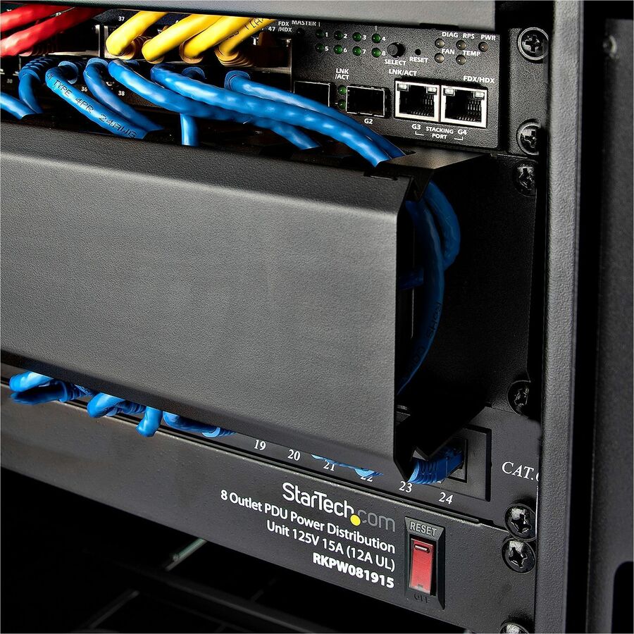 StarTech.com 2U Horizontal Finger Duct Rack Cable Management Panel with Cover