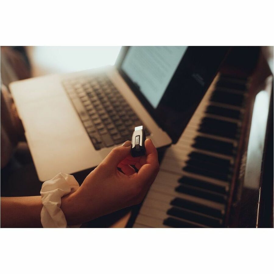 256 GB - USB 3.2 (Gen 1) Type A - 120 MB/s Read Speed - 25 MB/s Write Speed - Gray - Lifetime Warranty - 1 Each - TAA Compliant