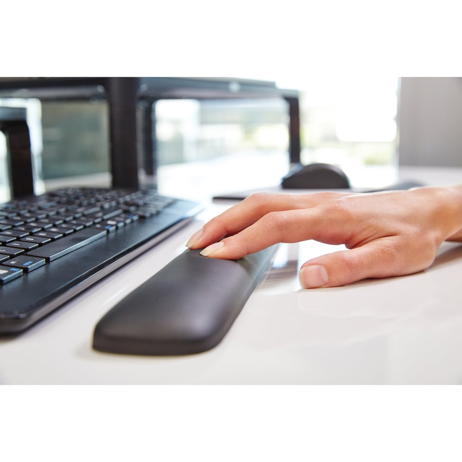 3M Gel Wrist Rest for Keyboard, Black, 0.75" H x 19" W x 2" D, Gel Material, 1 Each