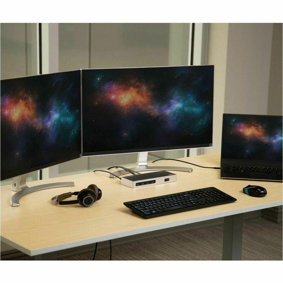 StarTech.com Dual-4K Docking Station with 6 x USB 3.0 Ports