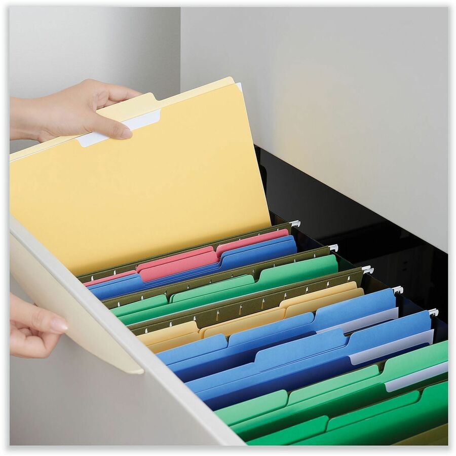 Universal 1/3 Tab Cut Letter Top Tab File Folder, 8.5" x 11", Assorted Tab Position, 11 pt. Stock, Box of 100