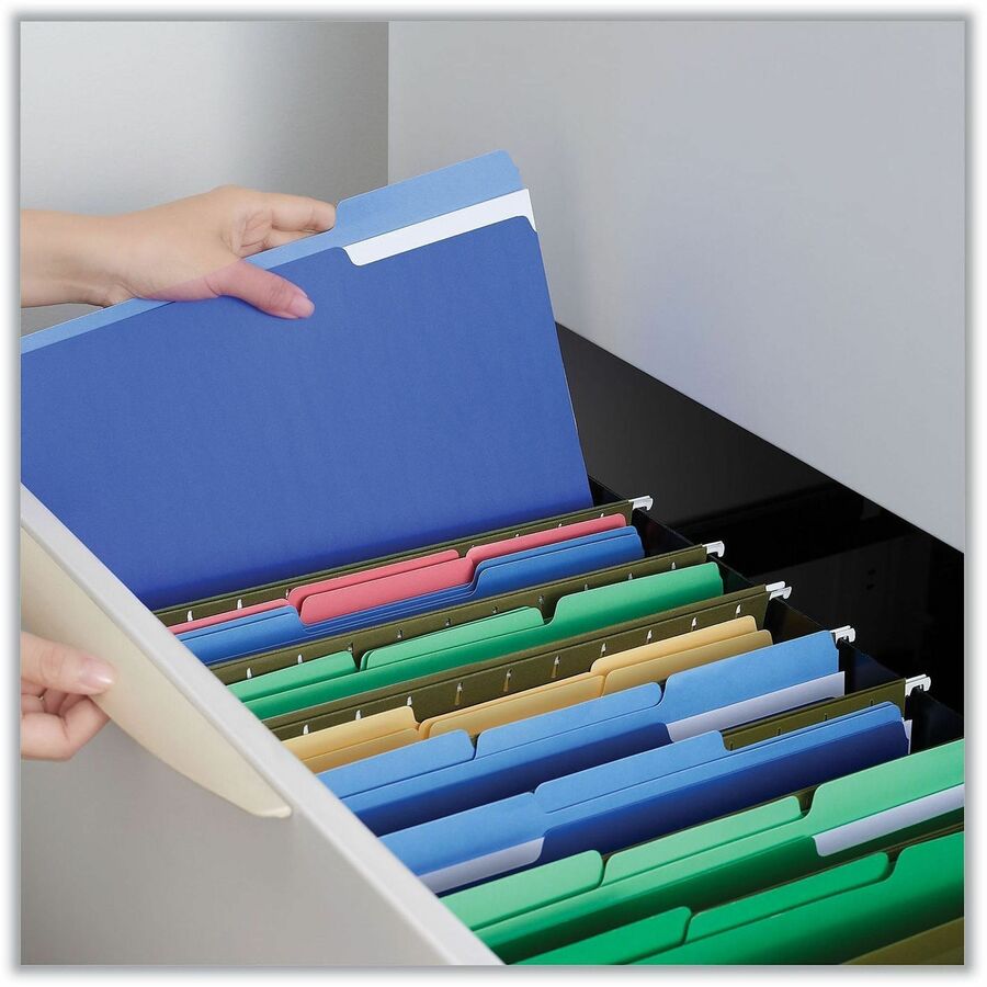 Universal 1/3 Tab Cut Letter Top Tab File Folders, Assorted Tab Position, 11 pt. Stock, 8.5" x 11", Box of 100