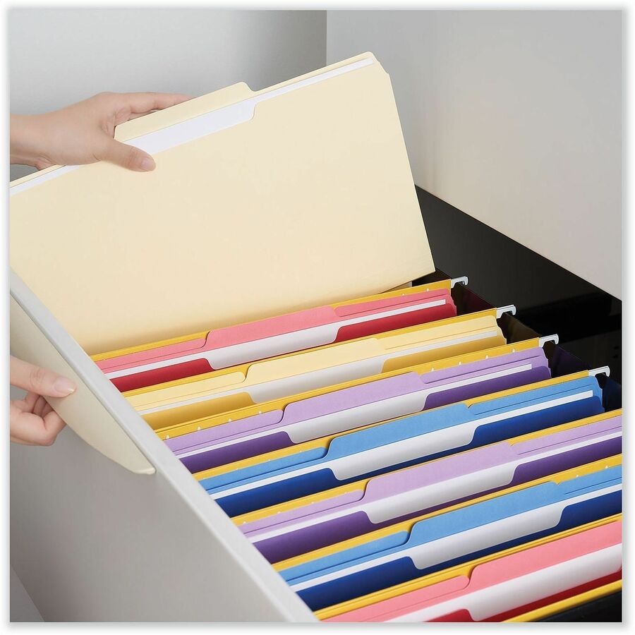 Universal 1/5 Tab Cut Letter Top Tab File Folder, 8.5" x 11", 3/4" Expansion, Assorted Tab Position, 11 pt. Manila, 100/Box