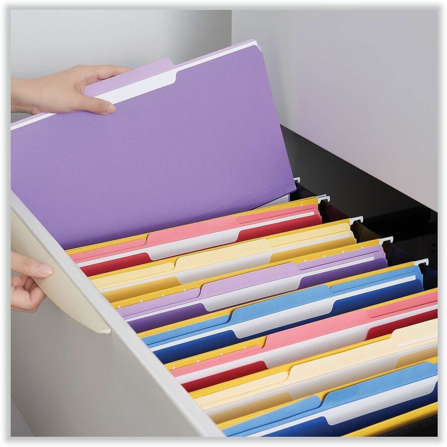 Universal 1/3 Tab Cut Letter Top Tab File Folders, 8.5" x 11", Assorted Tab Positions, 11 pt. Stock, Box of 100