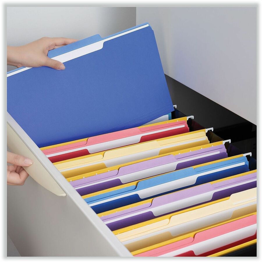 Universal 1/3 Tab Cut Legal Top Tab File Folders, 8 1/2" x 14", Assorted Tab Positions, 11 pt. Stock, Box of 100
