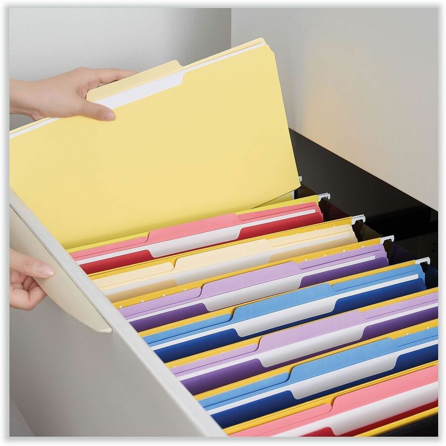 Universal 1/3 Tab Cut Legal Top Tab File Folders, 8 1/2" x 14", Assorted Tab Position, 11 pt. Stock, Box of 100
