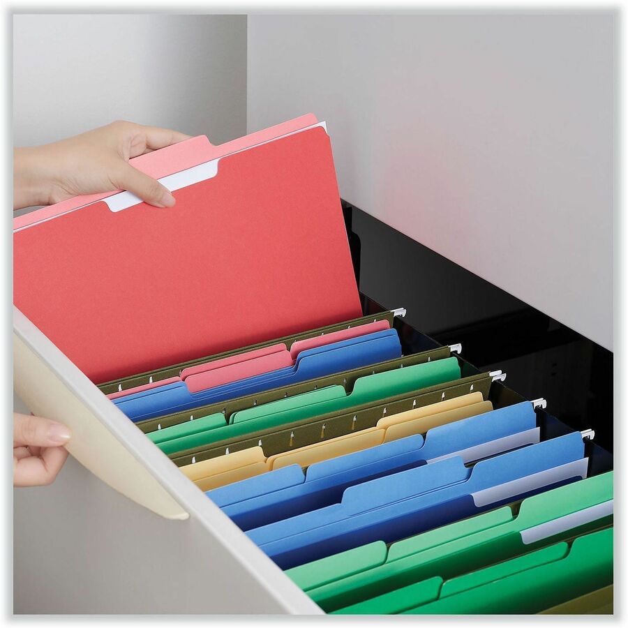 Universal 1/3 Tab Cut Letter Top Tab File Folders, 8.5" x 11", Assorted Tab Position, 11 pt. Stock, Box of 100