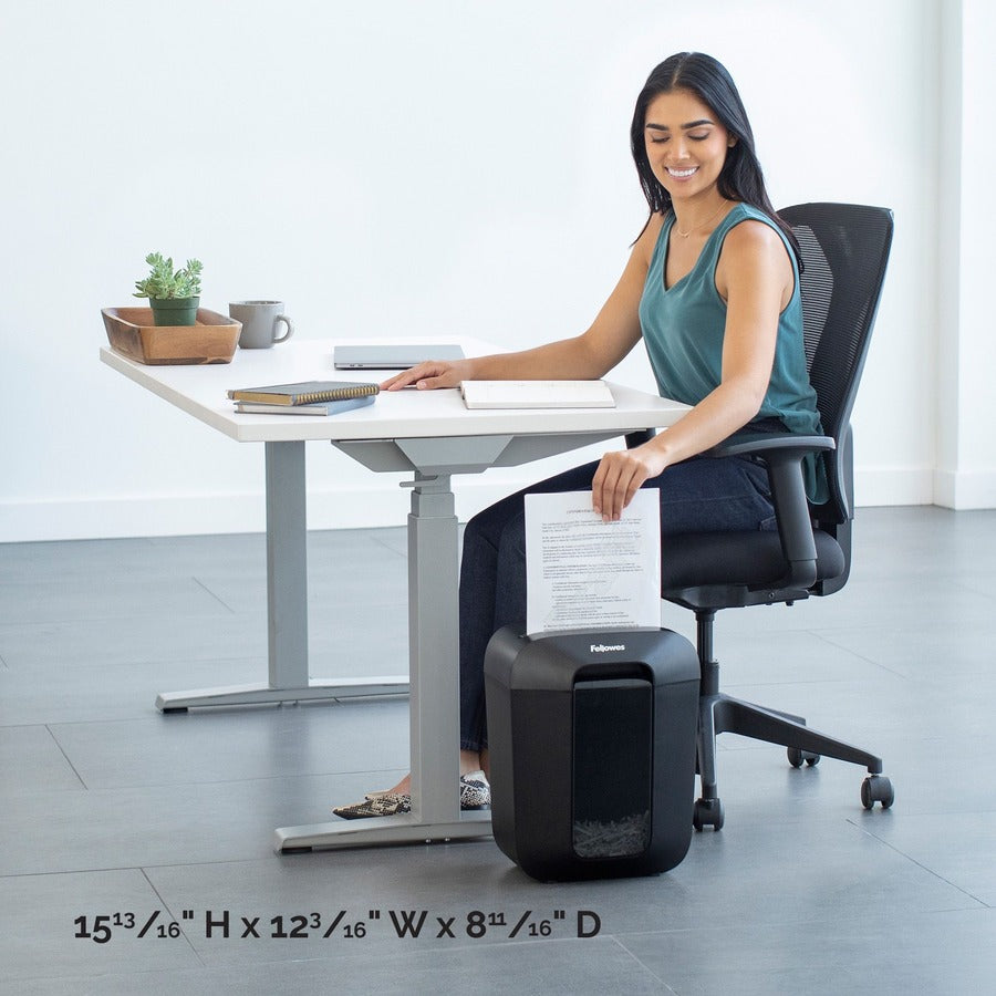 Non-continuous Shredder - Cross Cut - 8 Per Pass - for shredding Staples, Paper, Paper Clip, Credit Card - 0.156" x 1.563" Shred Size - P-4 - 6 Minute Run Time - 20 Minute Cool Down Time - 4 gal Wastebin Capacity - Black