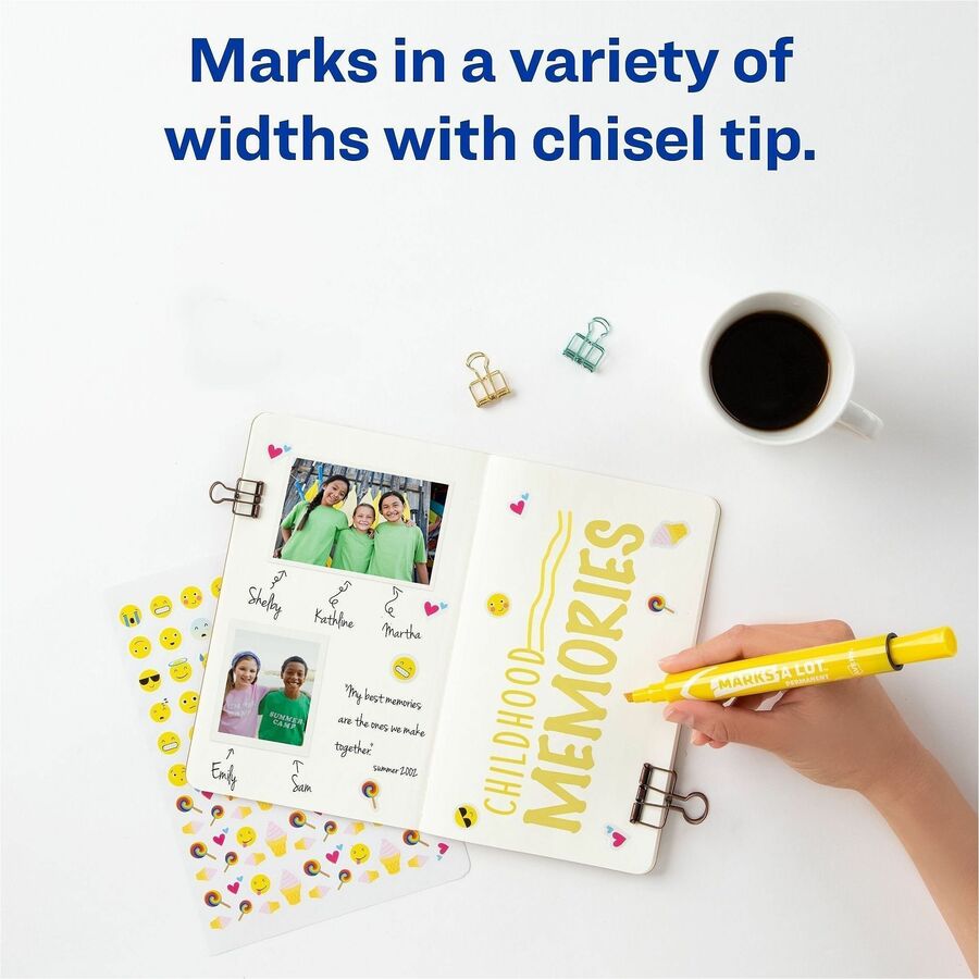 Avery&reg; Marks A Lot Large Desk-Style Permanent Markers - 4.762500 mm Chisel Marker Point - Yellow Ink - Plastic Barrel - 1 Dozen