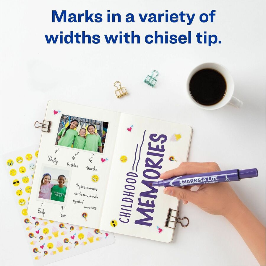 Avery&reg; Marks A Lot Large Desk-Style Permanent Markers - 4.762500 mm Chisel Marker Point - Purple Ink - Purple Plastic Barrel - 1 Dozen