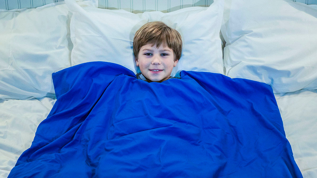 Sommerfly, Wipe-Clean Weighted Blanket, Royal Blue, Medium