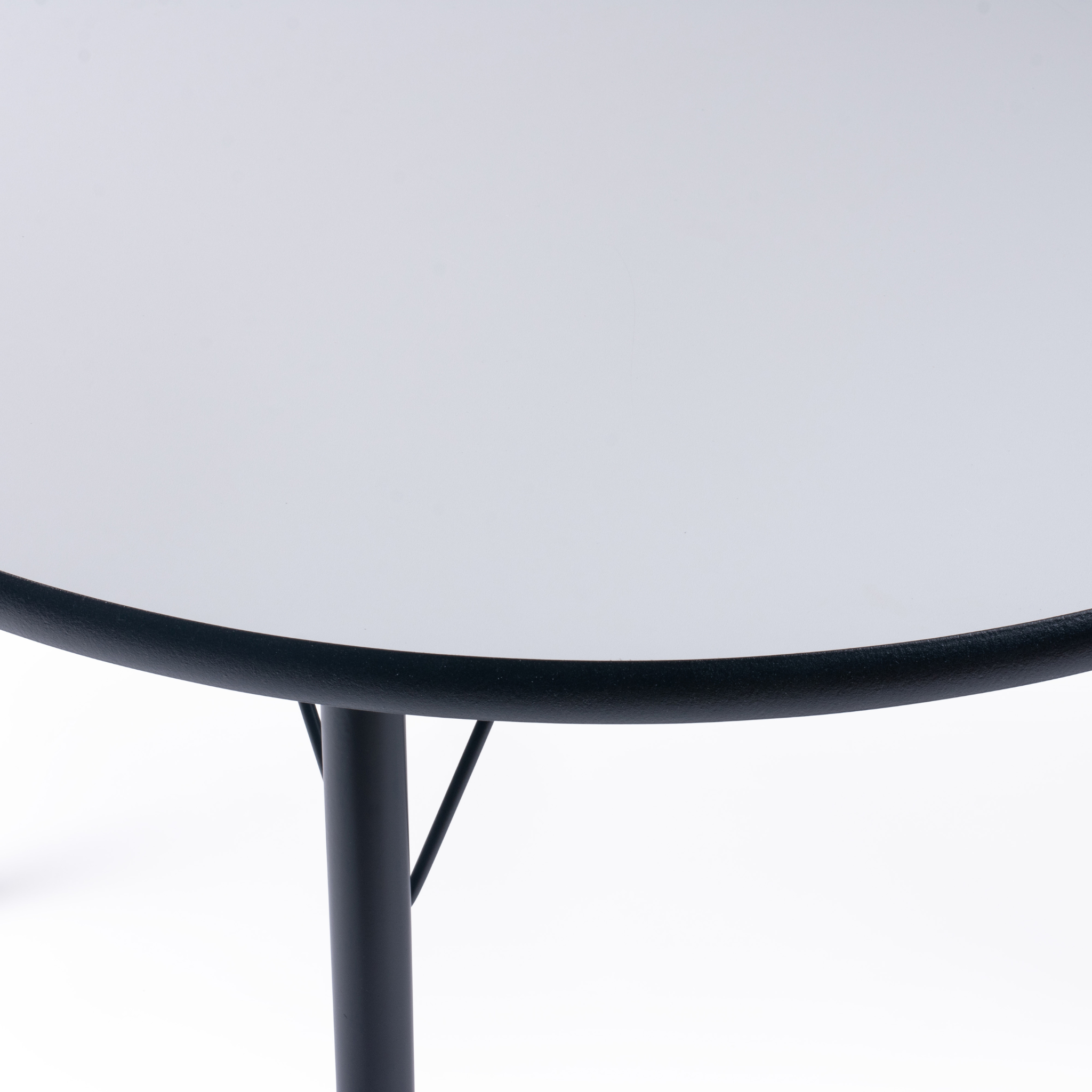 Activity Table 36 Round Black Edge - Black Legs Adjusts 21 - 30