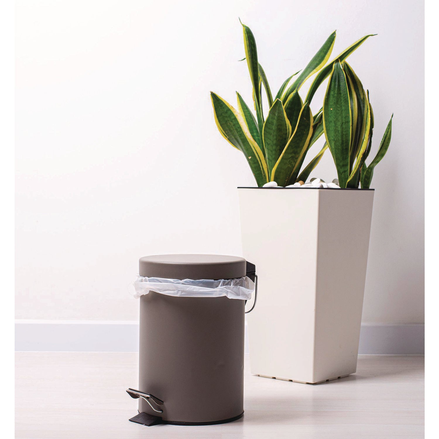 Heritage Heavy-Gauge 0.6mil Can Liners, 4 Gallon, 18" x 17", High Density, Natural, High-Density Polyethylene, 50/Roll, 40/Carton