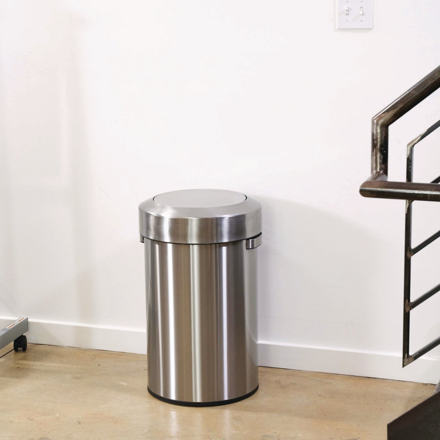 Swing Top Trash Can, 17 gal, Stainless Steel, Silver