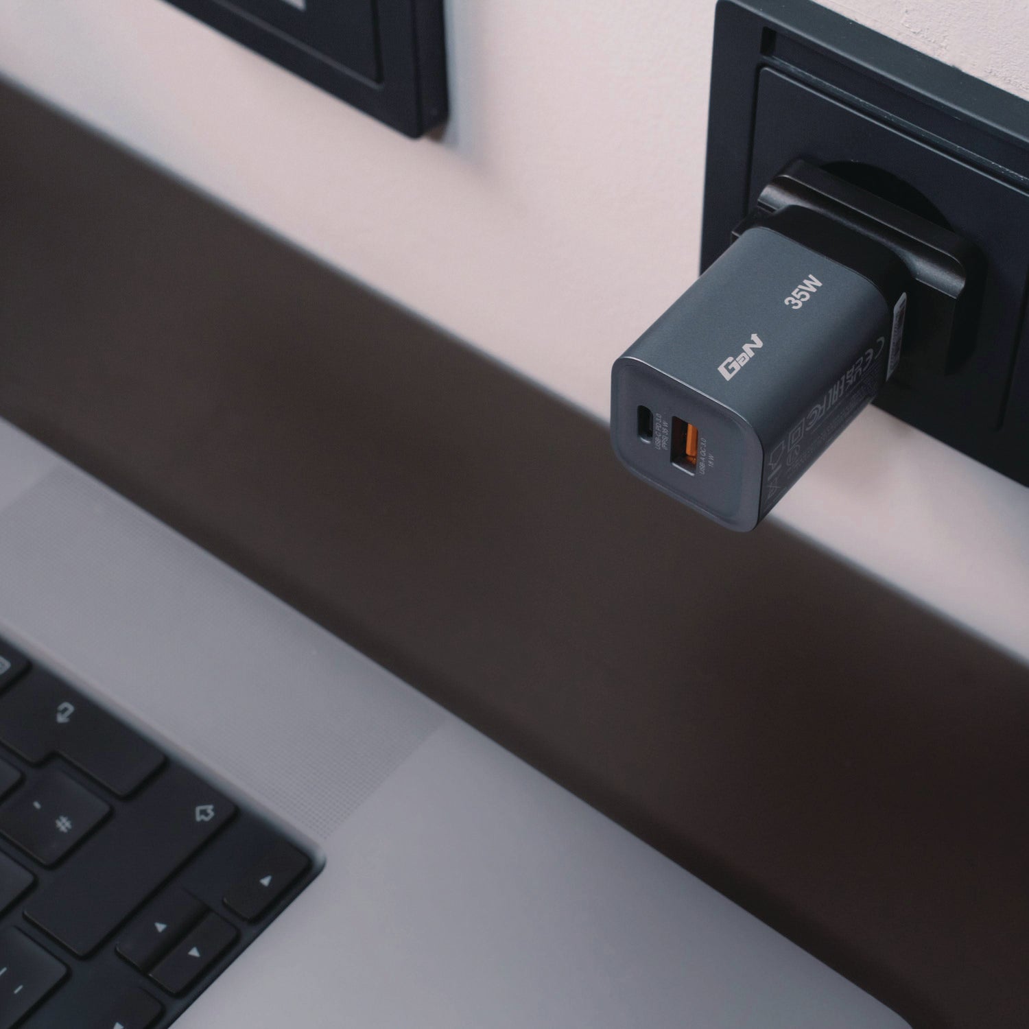 35 W 2-Port GaN Wall Charger, Black/Gray
