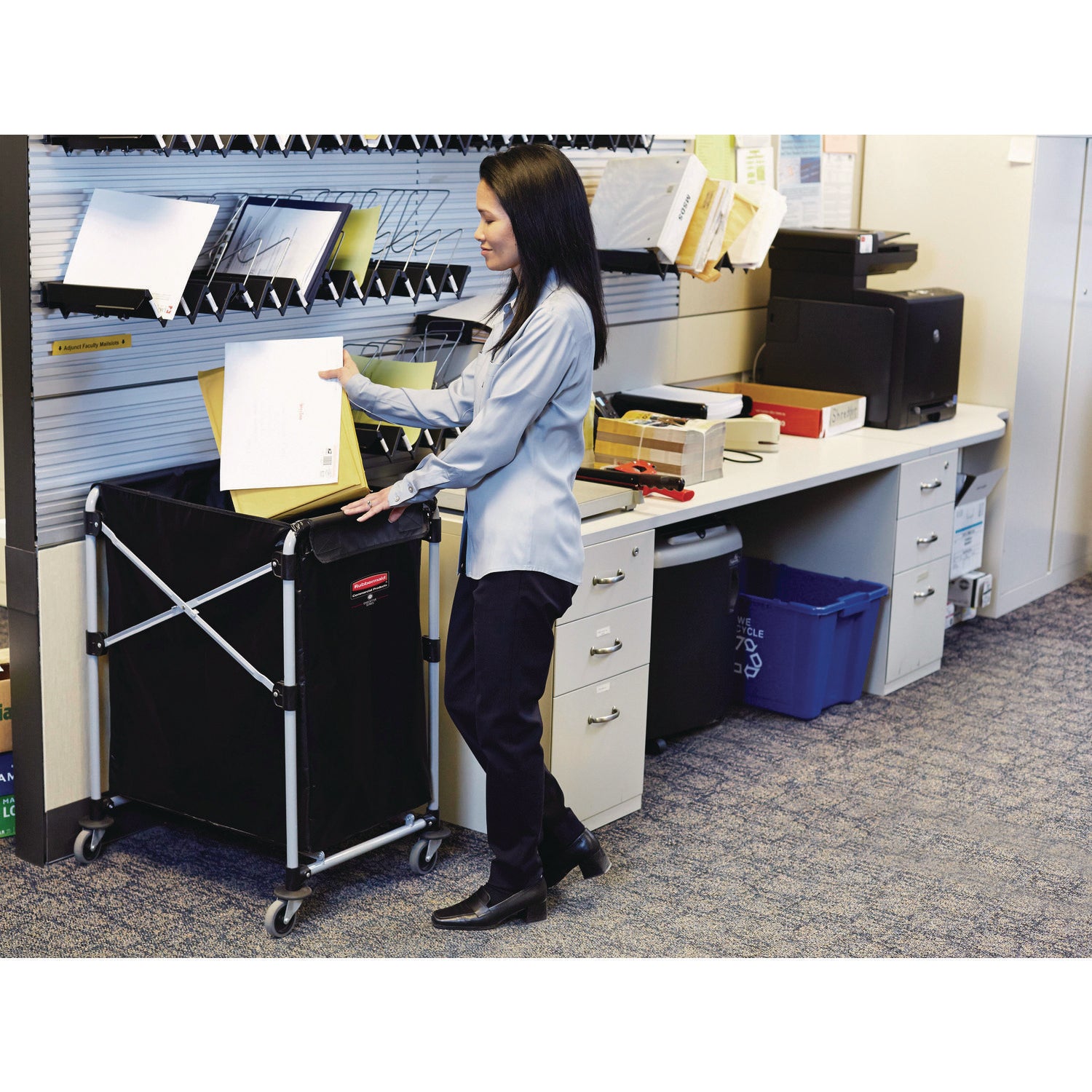 220 lb Load Capacity - 24.10" Length x 20.30" Width x 24" Height - Stainless Steel Frame - Black - 1 Each