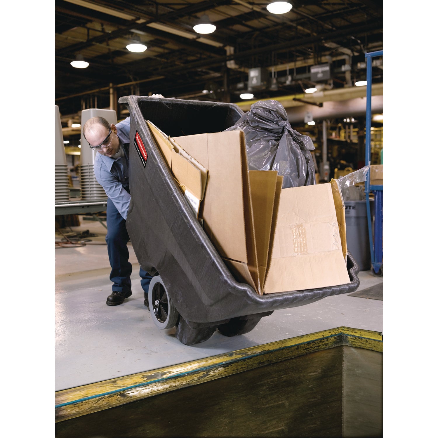 1 cu yd Structural Foam Tilt Truck, Heavy Duty, 2,100 lb Capacity, Black