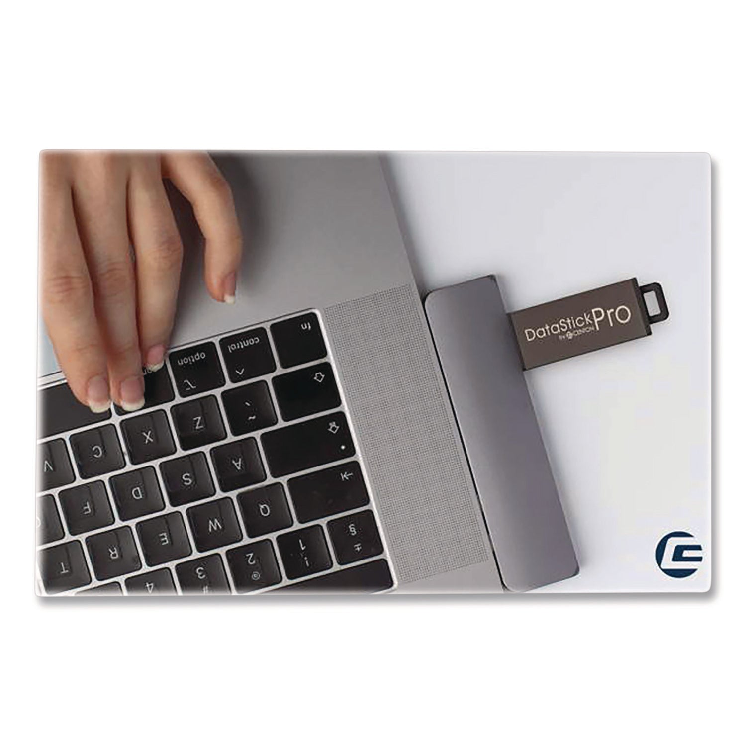 DataStick Pro USB 3.2 Type A Flash Drive, 32 GB, Black, 5/Pack