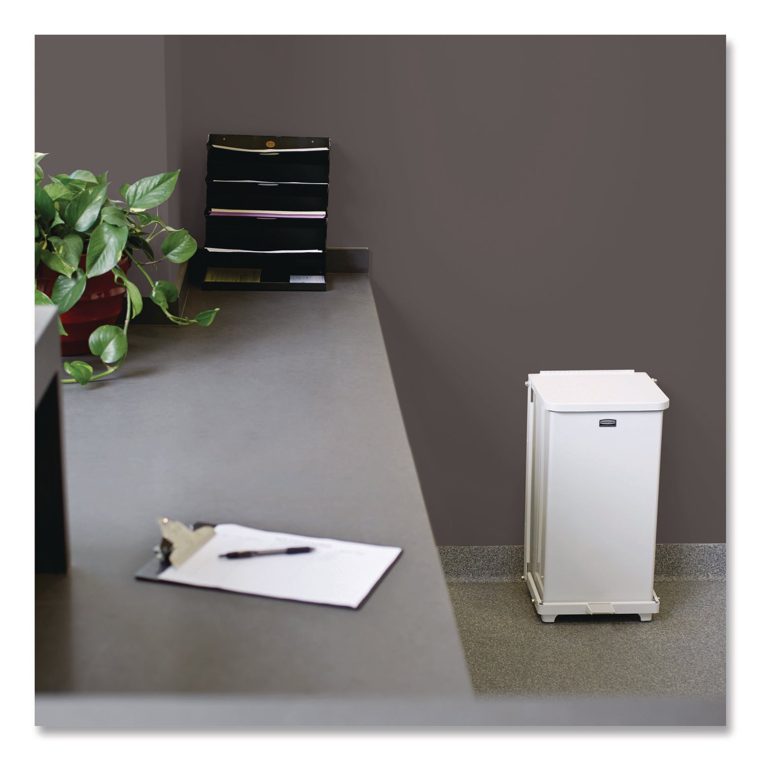 Rubbermaid Commercial Defenders Steel Step Cans - 6.50 gal Capacity - 20.5" Height x 10.5" Width x 10.5" Depth - Steel - White - 1 Each