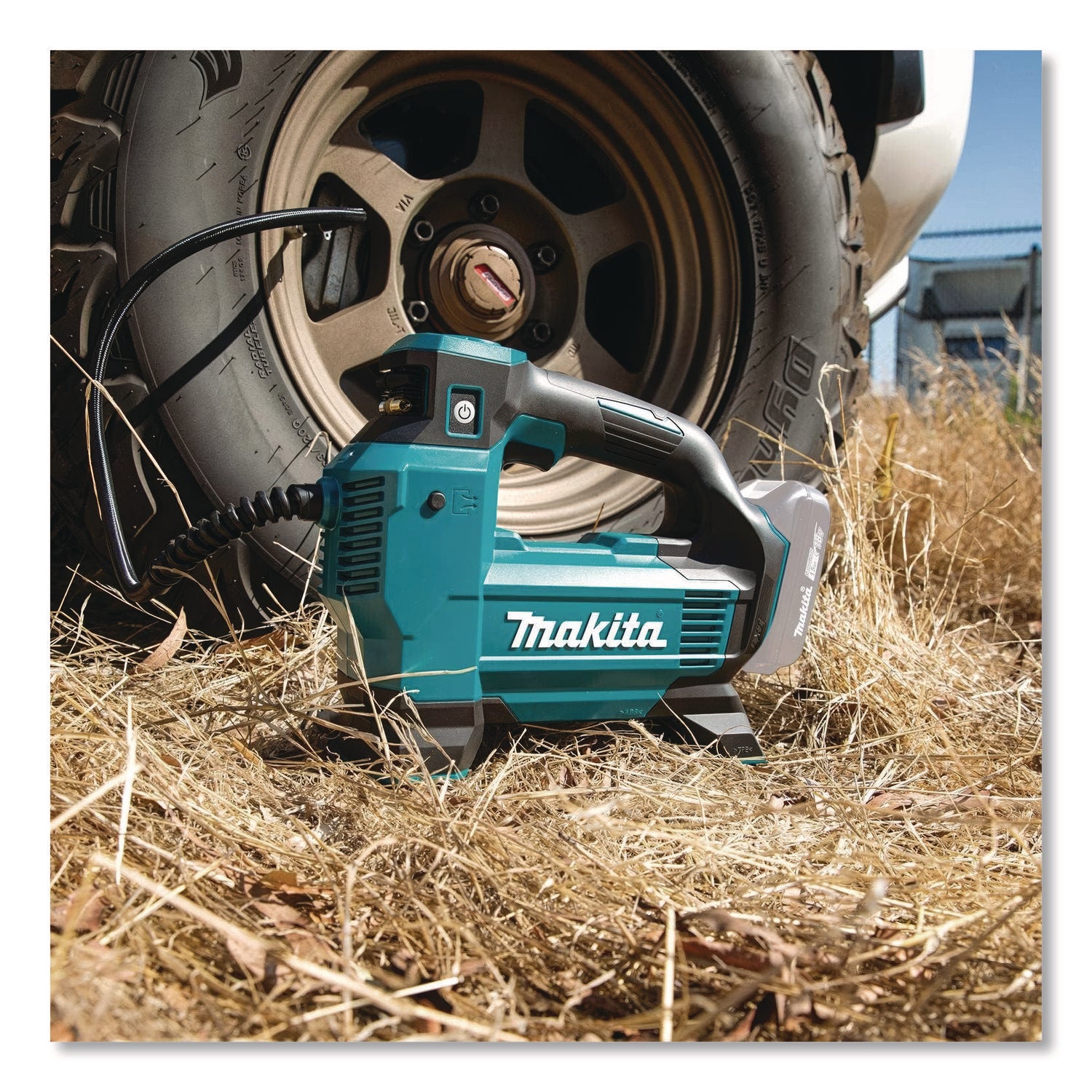 18V LXT Li-Ion High-Pressure Inflator (Tool Only), Three Speed Settings, 160 Psi, 25.5" Inflator Hose