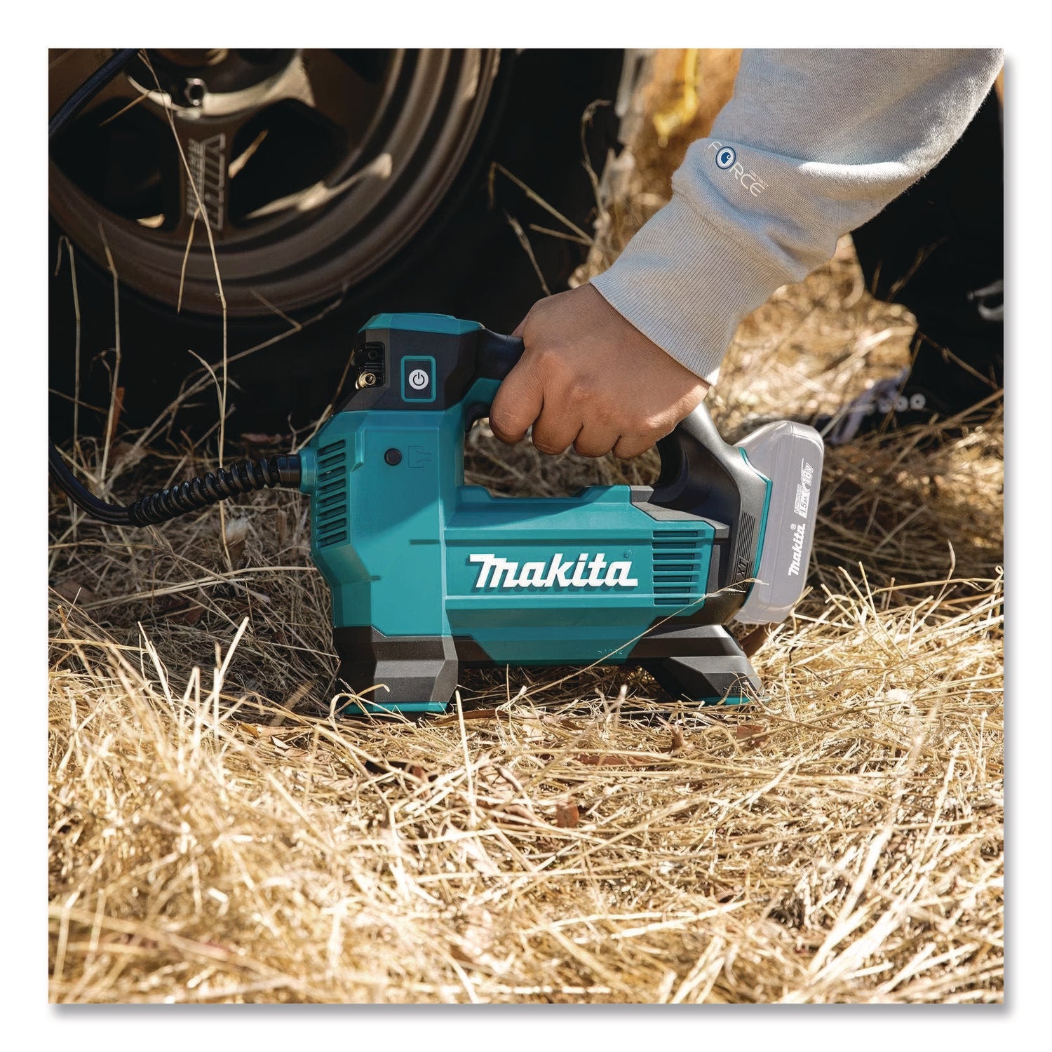 18V LXT Li-Ion High-Pressure Inflator (Tool Only), Three Speed Settings, 160 Psi, 25.5" Inflator Hose