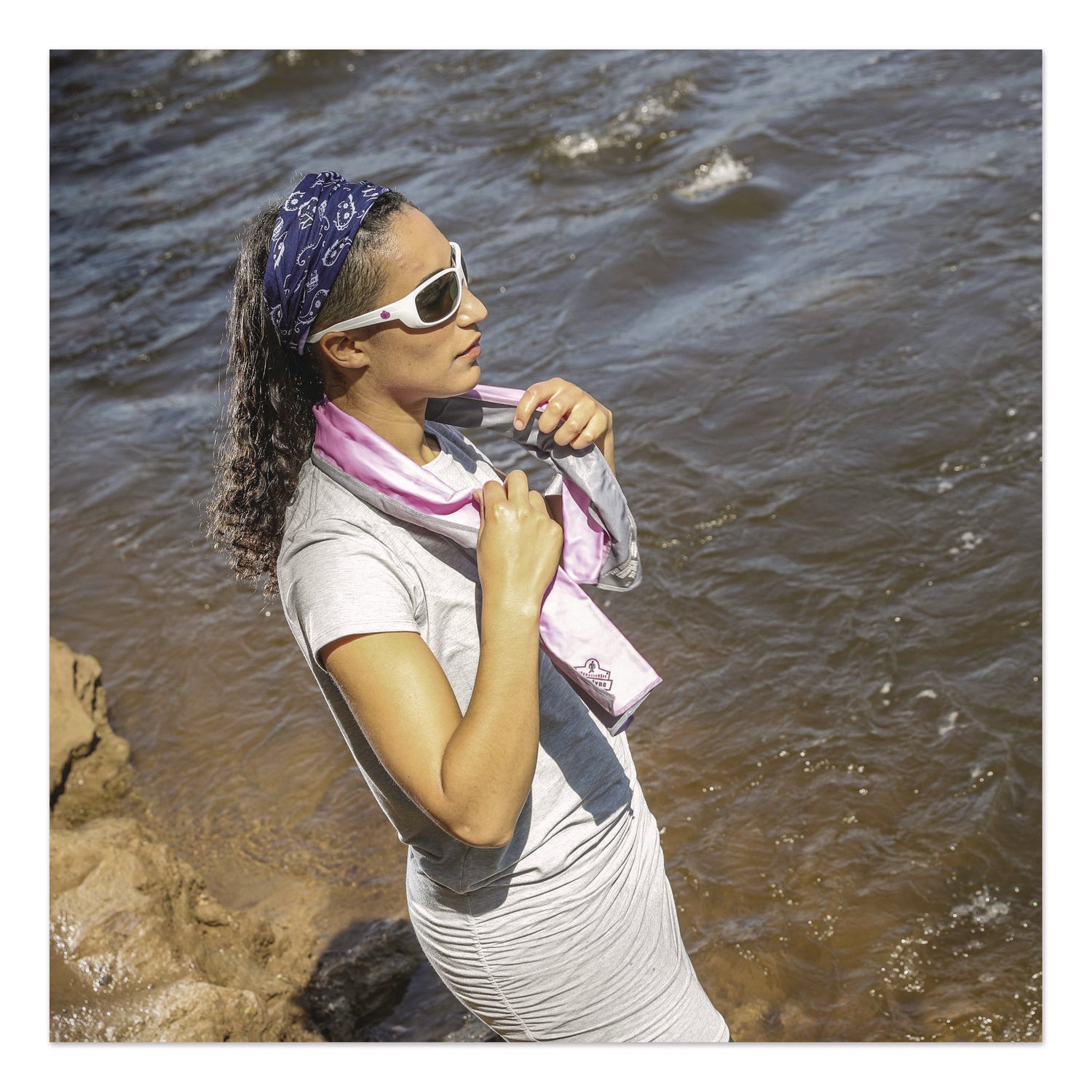 Chill-Its 6602 Evaporative PVA Cooling Towel, 29.5 x 13, One Size Fits Most, PVA, Pink