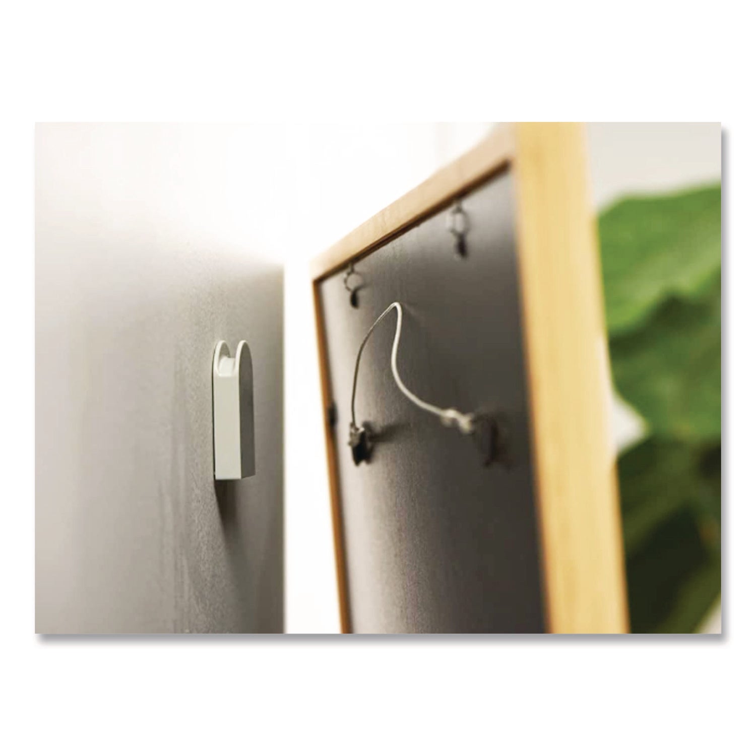 15 lb (6.80 kg) Capacity - 1.6" Width x 2.3" Length - for Frame, Home, Pictures - White - 1 Each