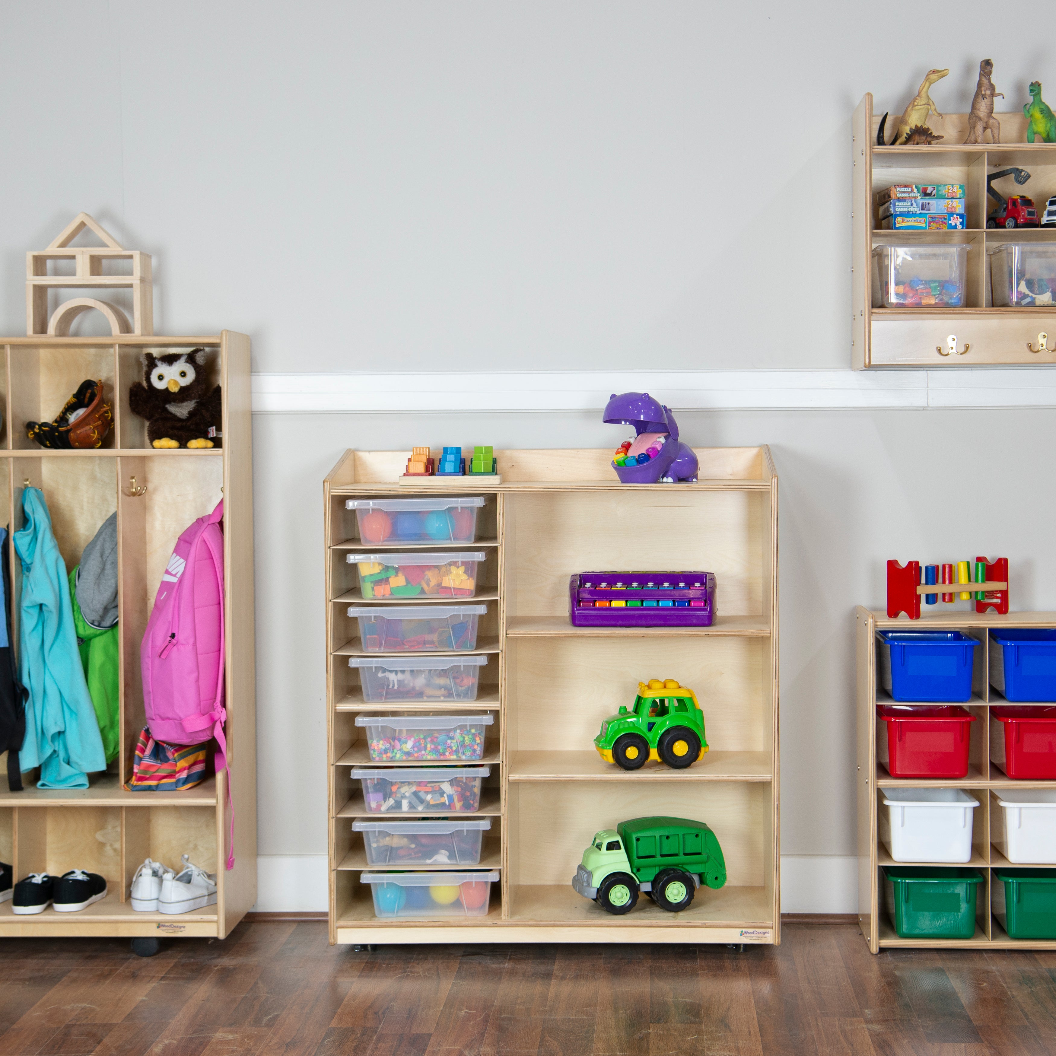 Sensorial Discovery Shelving without Trays
