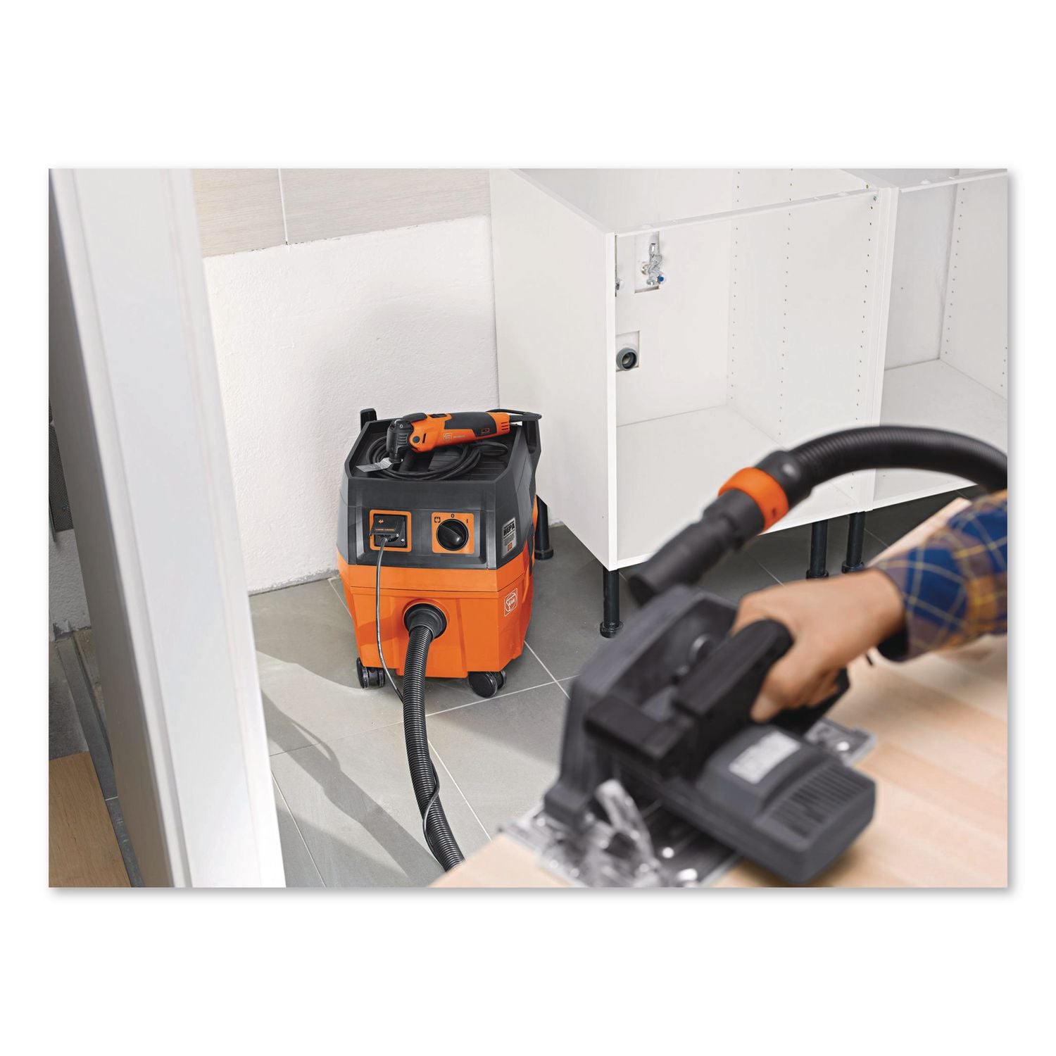 Turbo I PRO Set HEPA Wet/Dry Dust Extractor Vacuum, 5.8 Gal Tank Capacity, Orange/Black