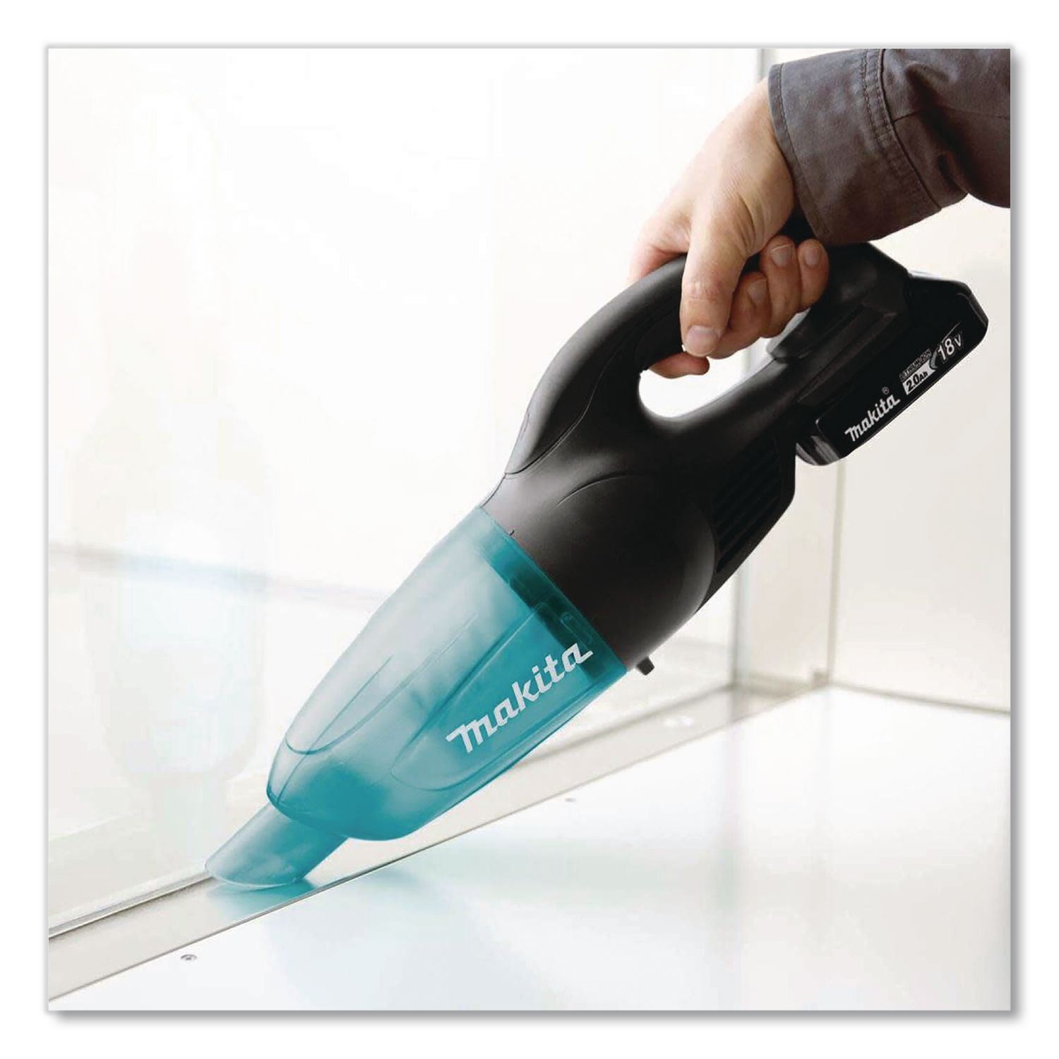 LXT 18 V Compact Cordless Vacuum Kit (Reconditioned), Black/Teal/White