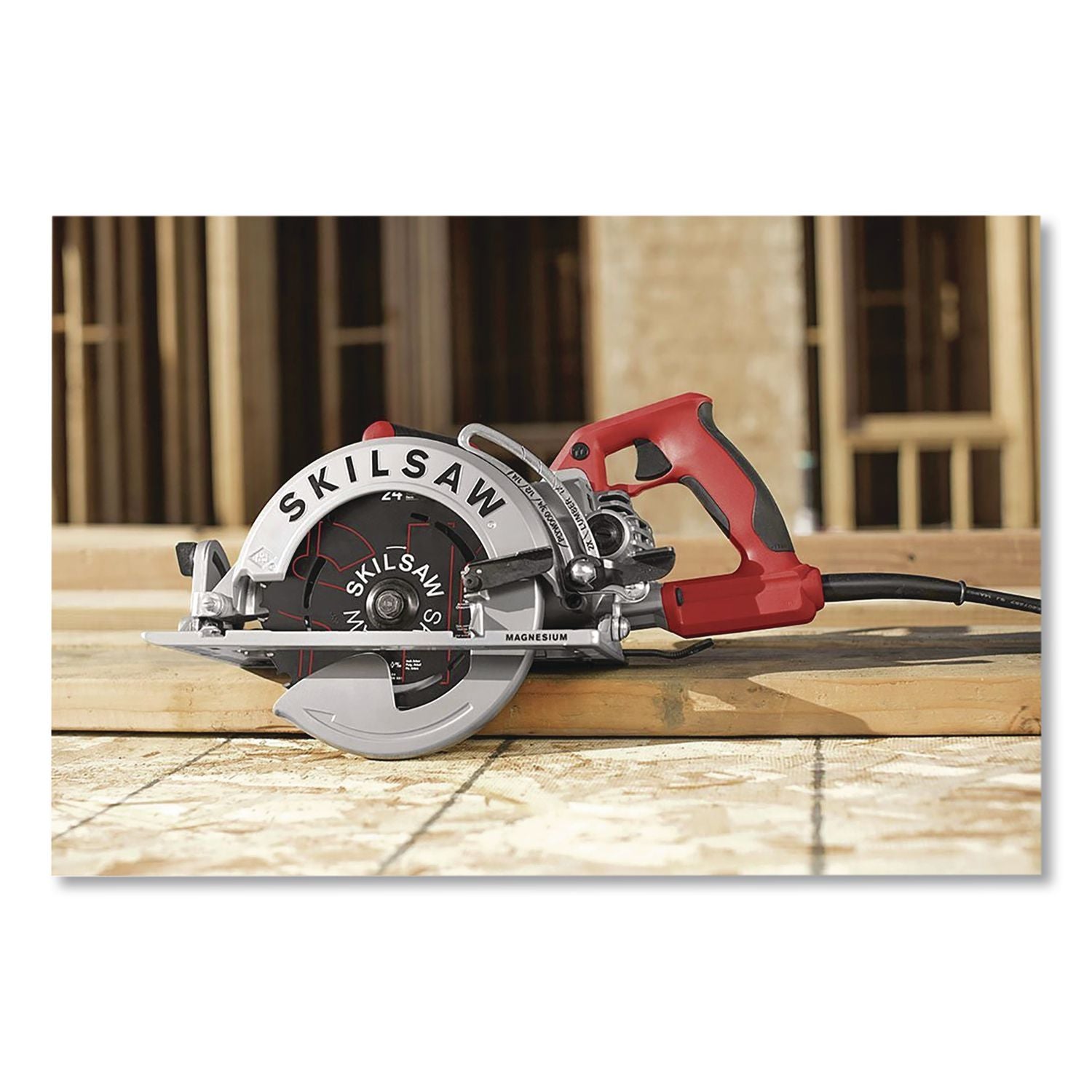 7-1/4" Lightweight Magnesium Worm Drive Circular Saw With Carbide Blade, 2, 800 SPM, 0 To +53 Degree Bevel Range, 24 T Blade