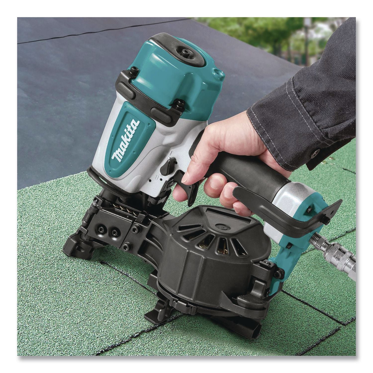 1 3/4" Roofing Nailer (Reconditioned), 3/4" To 1 3/4" Nails, Teal/Black/Gray