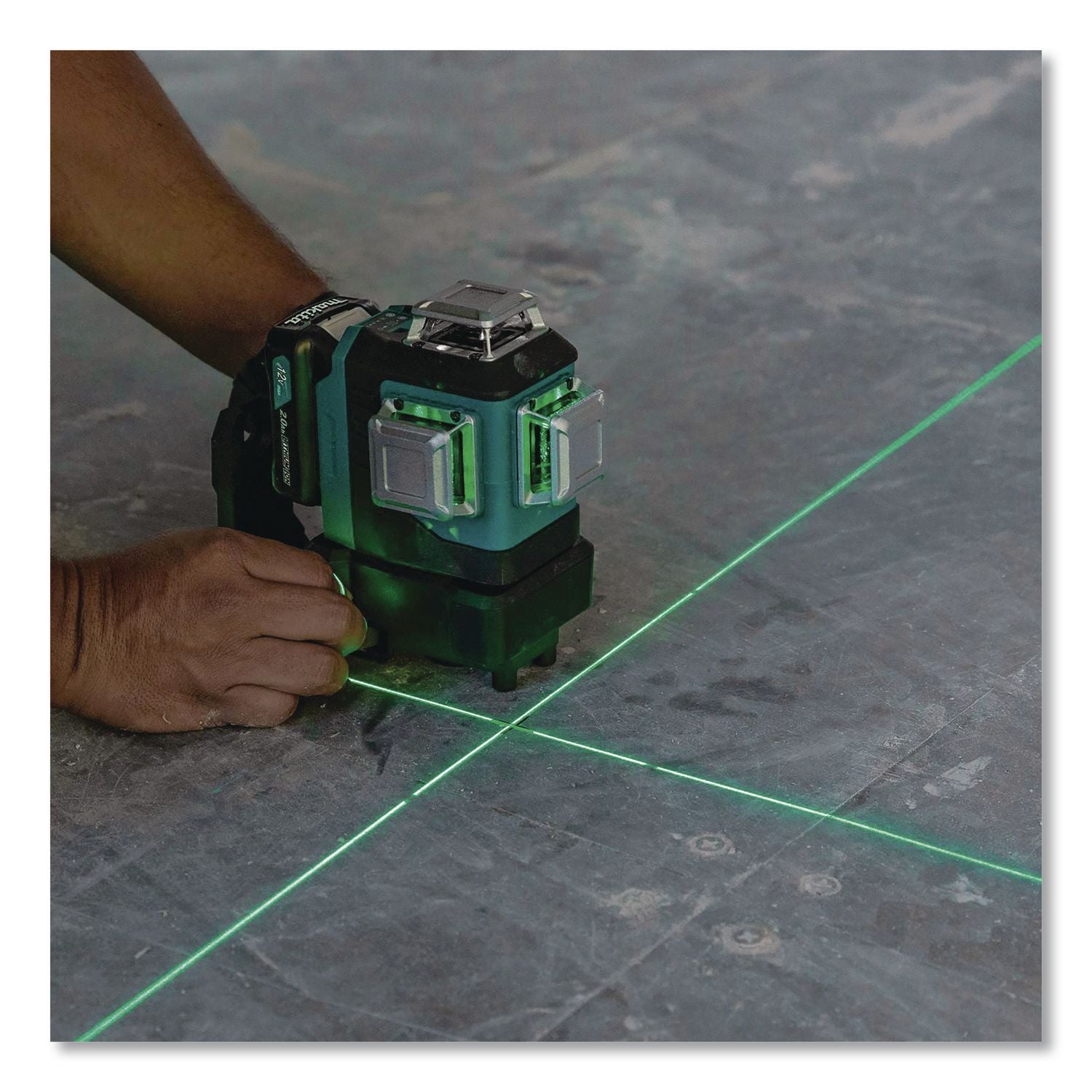 12V Max CXT Lithium-Ion Self-Leveling Cordless Three-Plane Laser Kit