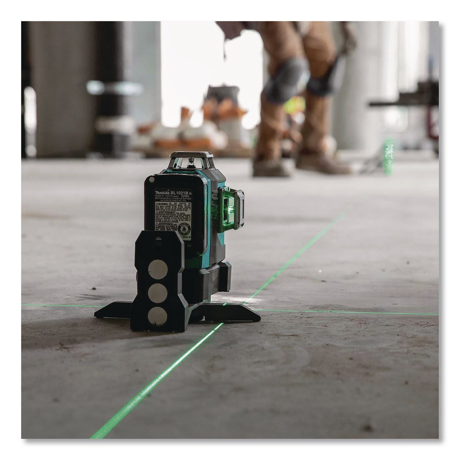 12V Max CXT Lithium-Ion Self-Leveling Cordless Three-Plane Laser Kit