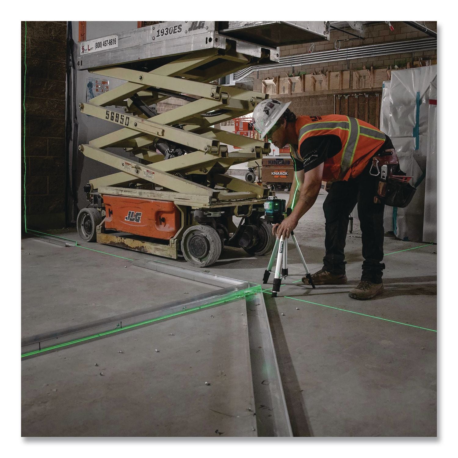 12V Max CXT Lithium-Ion Self-Leveling Cordless Three-Plane Laser Kit