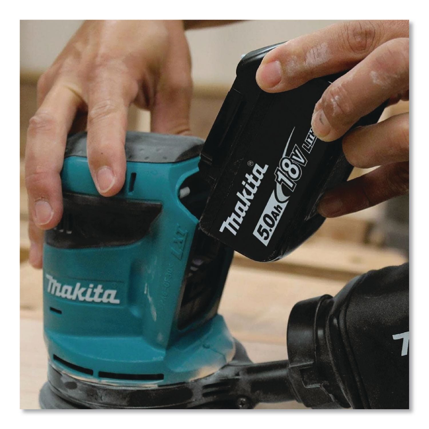 18V LXT Lithium-Ion 5" Cordless Random Orbit Sander Kit, (Reconditioned), 3 Speeds