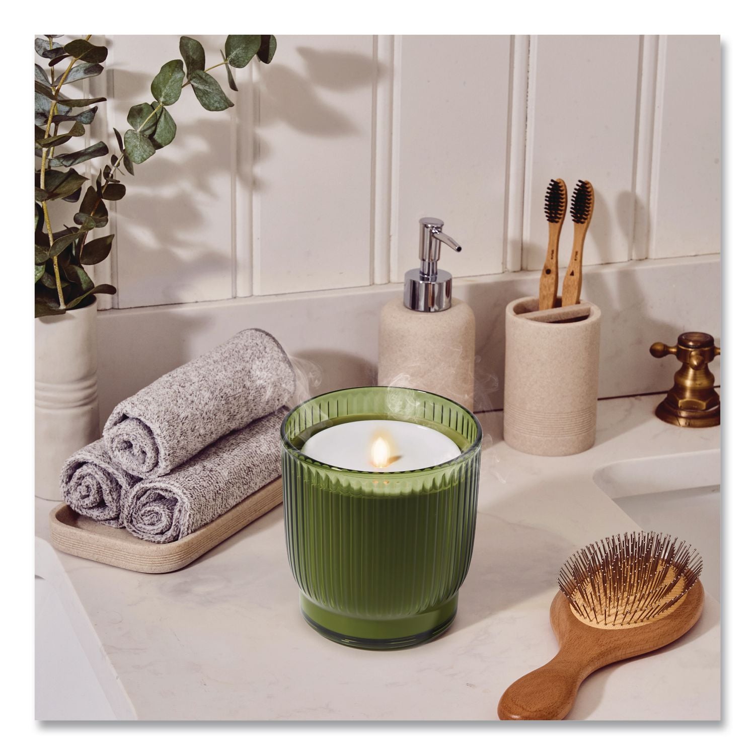 Aromatherapy Essential Oil Flameless Candle Diffuser, Grapefruit And Bergamot Essential Oil, 5.5 X 5.5 X 5.5, Olive