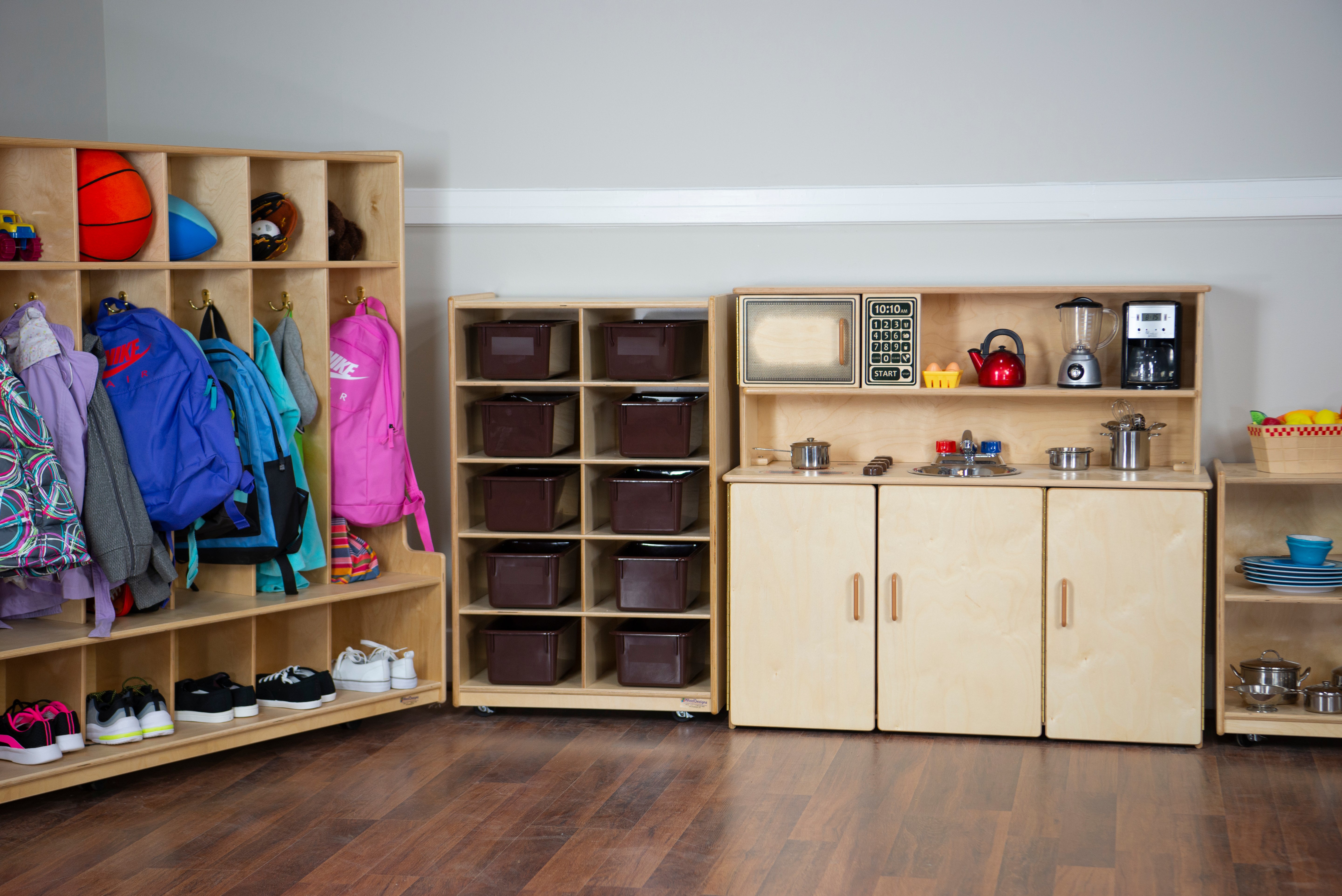 Vertical Storage with (10) Brown Trays