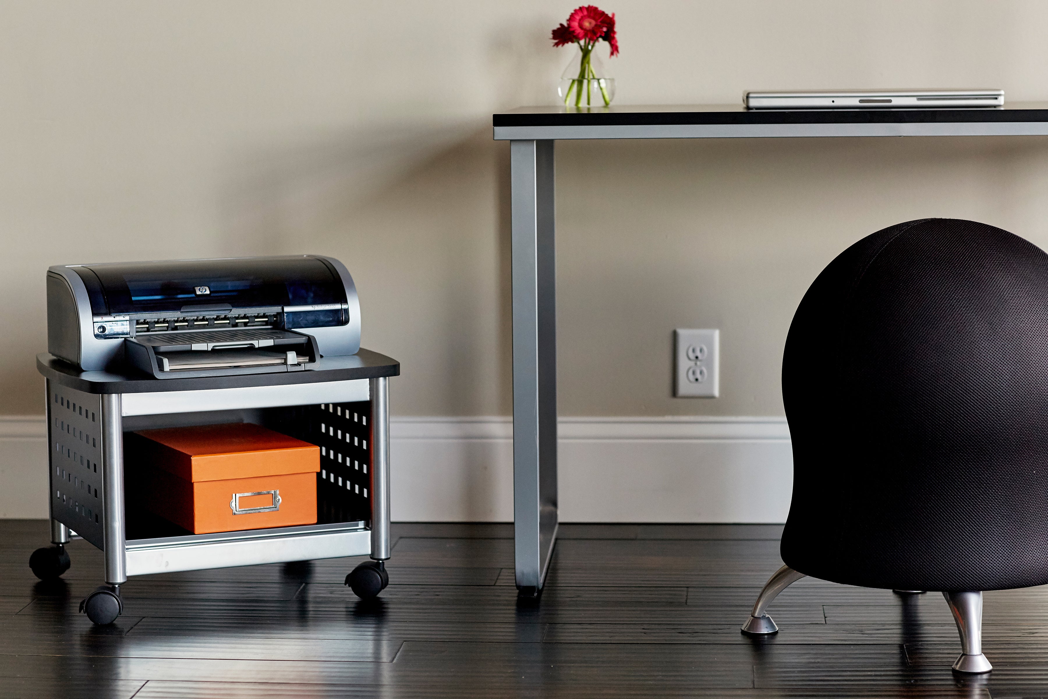 Stand Scoot Under Desk Prt Blk